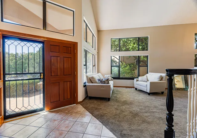 Photo 4 of Sale Pending at 8920 Vallejo Pl NE, Albuquerque, NM 87122 | MLS# 1105763 | Listing updated on 2026-09-04