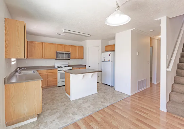 Photo 2 of Single family home for sale at 709 Noah Ave Sw, Albuquerque, NM 87121 | MLS# 1105809 | Listing updated on 2026-09-30