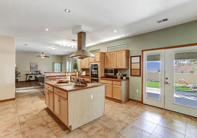 Photo 3 of Single family home for sale at 508 Albor Cir NE, Rio Rancho, NM 87124 | MLS# 1105845 | Listing updated on 2026-10-07
