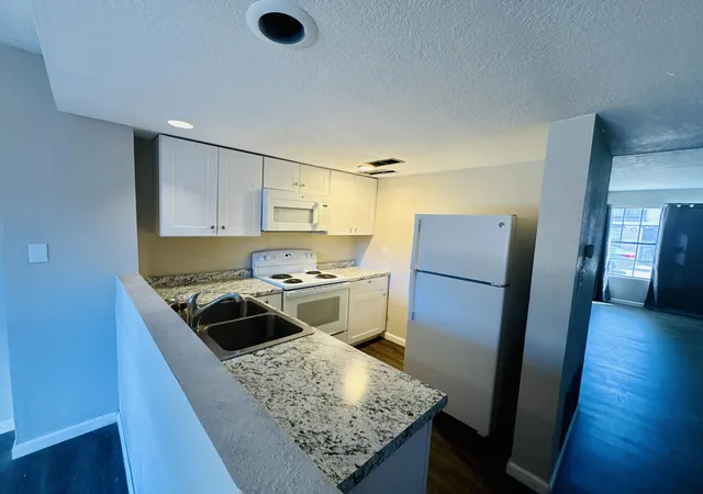 Photo 2 of Sale Pending at 3301 Monroe St Ne #UNIT H89, Albuquerque, NM 87110 | MLS# 1105897 | Listing updated on 2026-10-06
