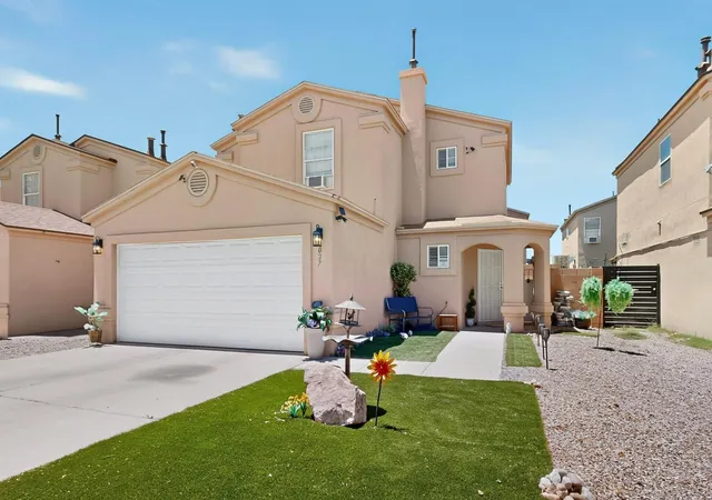 Photo 3 of Sale Pending at 1027 Cassandra St SW, Albuquerque, NM 87121 | MLS# 1105918 | Listing updated on 2026-09-04