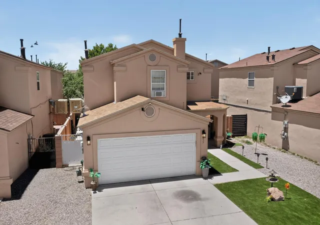 Photo 4 of Sale Pending at 1027 Cassandra St SW, Albuquerque, NM 87121 | MLS# 1105918 | Listing updated on 2026-09-04