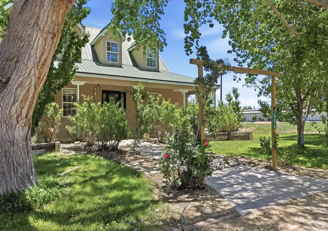 Photo 2 of Single family home for sale at 600 Camino De Corrales Del Norte, Corrales, NM 87048 | MLS# 1105942 | Listing updated on 2026-09-15