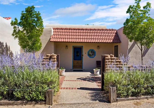 Photo 2 of Single family home for sale at 489 El Rey Dr, Corrales, NM 87048 | MLS# 1106034 | Listing updated on 2026-09-09