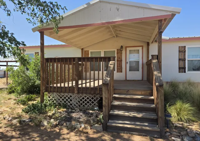 Photo 3 of Sale Pending at 149 Manzano View Rd, Los Lunas, NM 87031 | MLS# 1106042 | Listing updated on 2026-09-10