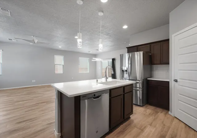Photo 3 of Sale Pending at 6123 Motherwell Dr SE, Albuquerque, NM 87106 | MLS# 1106100 | Listing updated on 2026-09-10