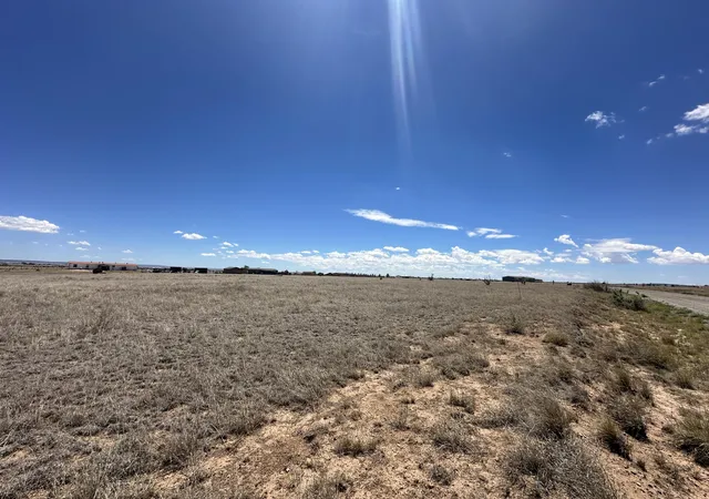 Photo 3 of Sale Pending at 4 Mallow Dr, Moriarty, NM 87035 | MLS# 1106282 | Listing updated on 2026-09-12