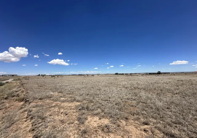 Photo 4 of Sale Pending at 4 Mallow Dr, Moriarty, NM 87035 | MLS# 1106282 | Listing updated on 2026-09-12