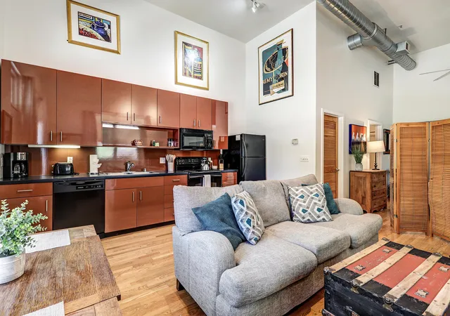Photo 3 of Sale Pending at 400 Copper Ave NE #APT 101, Albuquerque, NM 87102 | MLS# 1106300 | Listing updated on 2026-09-06