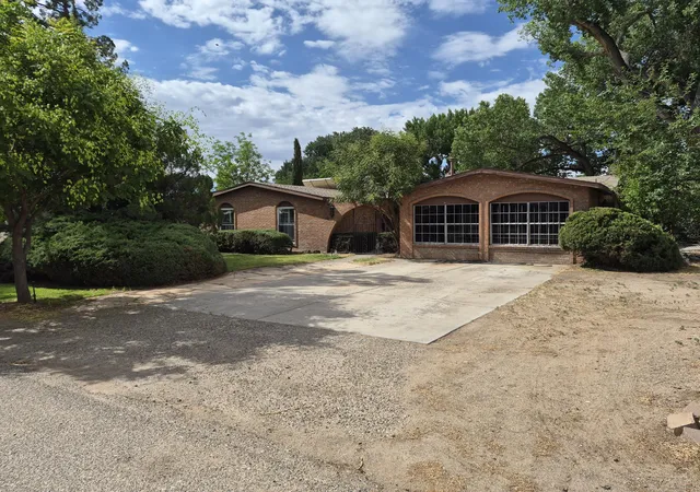 Photo 1 of Single family home for sale at 1020 Stuart Rd Nw, Albuquerque, NM 87114 | MLS# 1106319 | Listing updated on 2026-08-30