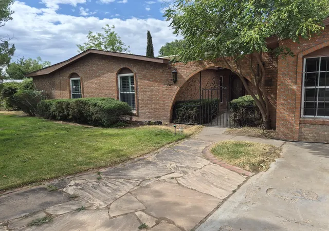 Photo 2 of Single family home for sale at 1020 Stuart Rd NW, Albuquerque, NM 87114 | MLS# 1106319 | Listing updated on 2026-08-30