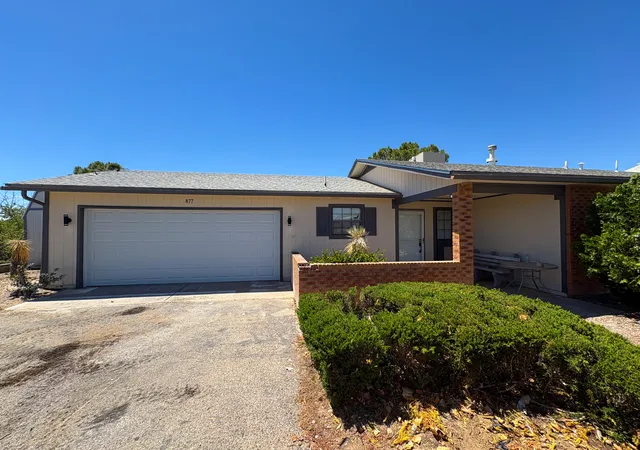 Photo 3 of Single family home for sale at 877 Arkansas St Se, Rio Rancho, NM 87124 | MLS# 1106391 | Listing updated on 2026-09-10