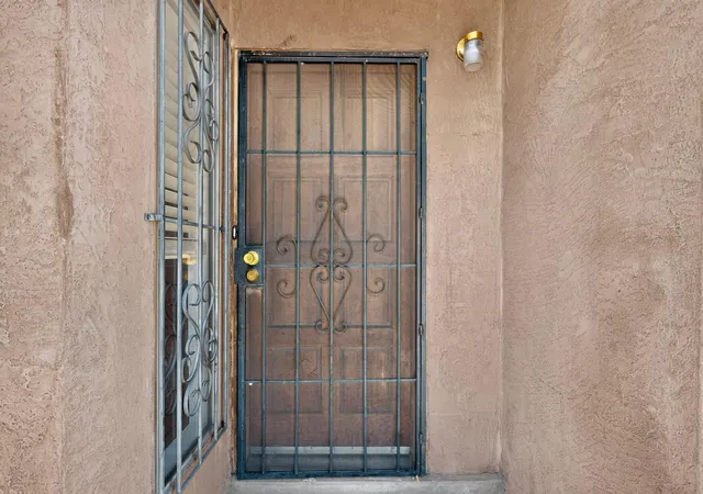 Photo 3 of Sale Pending at 9007 Hendrix Rd Ne, Albuquerque, NM 87111 | MLS# 1106401 | Listing updated on 2026-09-26