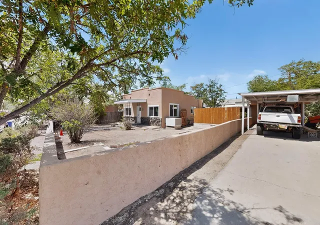 Photo 3 of Single family home for sale at 1007 21st Street Nw, Albuquerque, NM 87104 | MLS# 1106408 | Listing updated on 2026-09-07