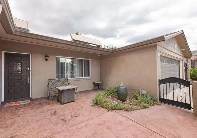 Photo 3 of Sale Pending at 4705 Oahu Dr Ne, Albuquerque, NM 87111 | MLS# 1106472 | Listing updated on 2026-09-03