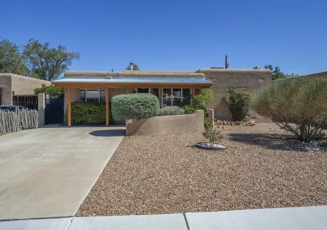 Photo 2 of Single family home for sale at 3915 Smith Ave Se, Albuquerque, NM 87108 | MLS# 1106505 | Listing updated on 2026-09-09