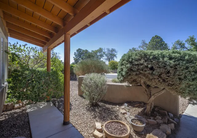 Photo 3 of Single family home for sale at 3915 Smith Ave Se, Albuquerque, NM 87108 | MLS# 1106505 | Listing updated on 2026-09-09