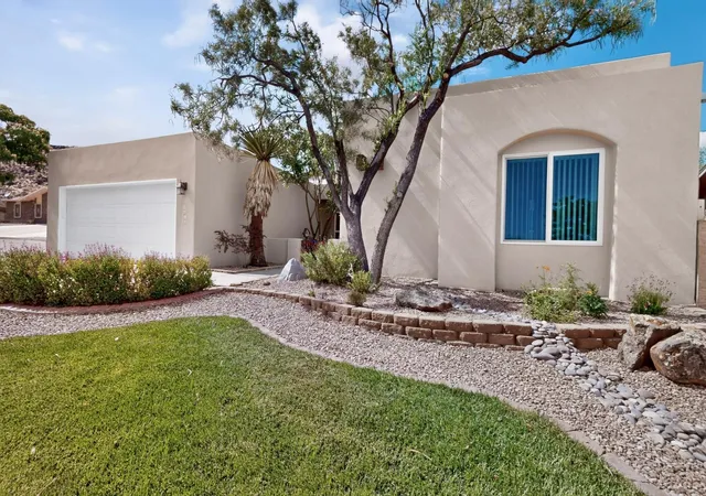 Photo 3 of Sale Pending at 5815 Painted Pony Dr Nw, Albuquerque, NM 87120 | MLS# 1106368 | Listing updated on 2026-09-08