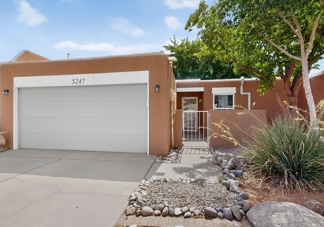 Photo 3 of Townhouse for sale at 5247 Zurich Pl Ne, Albuquerque, NM 87111 | MLS# 1106714 | Listing updated on 2026-09-04