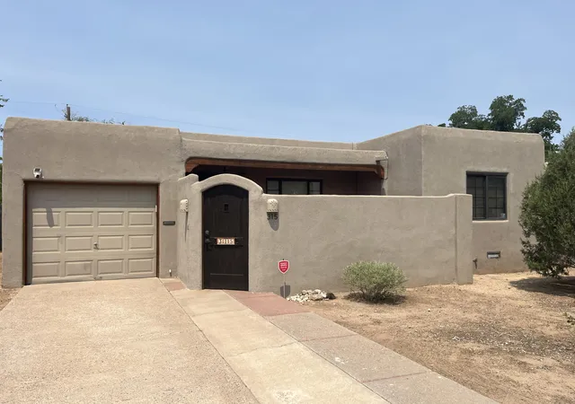 Photo 3 of Sale Pending at 315 Manzano St Ne, Albuquerque, NM 87108 | MLS# 1106756 | Listing updated on 2026-09-10