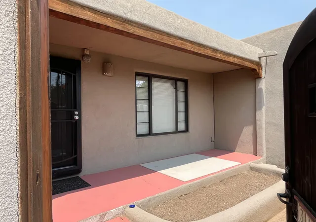 Photo 4 of Sale Pending at 315 Manzano St NE, Albuquerque, NM 87108 | MLS# 1106756 | Listing updated on 2026-09-10