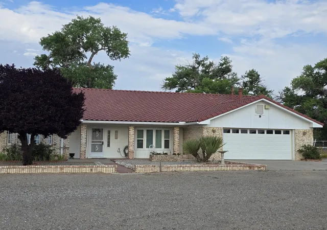 Photo 1 of Single family home for sale at 7724 Black Mesa Loop Sw, Albuquerque, NM 87105 | MLS# 1106833 | Listing updated on 2026-09-12