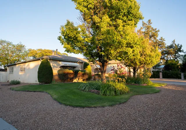Photo 2 of Single family home for sale at 1308 Valencia Dr Ne, Albuquerque, NM 87110 | MLS# 1106840 | Listing updated on 2026-10-04