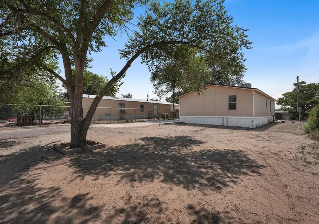 Photo 4 of Sale Pending at 4203 Axtell St SE, Albuquerque, NM 87105 | MLS# 1106821 | Listing updated on 2026-10-07