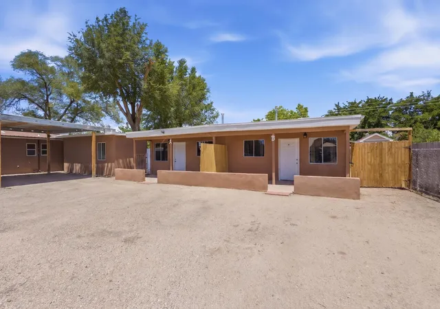 Photo 3 of Sale Pending at 1609 Lundy Ln Sw, Albuquerque, NM 87105 | MLS# 1106860 | Listing updated on 2026-09-11