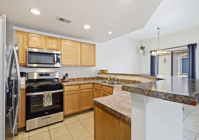 Photo 3 of Condo for sale at 6800 Vista Del Norte Dr NE #427, Albuquerque, NM 87113 | MLS# 1106918 | Listing updated on 2026-09-03