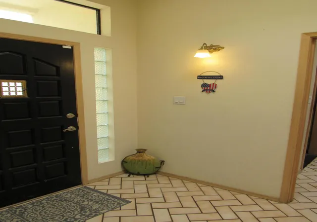 Photo 4 of Sale Pending at 9917 Denali Rd NE, Albuquerque, NM 87111 | MLS# 1107105 | Listing updated on 2026-09-19