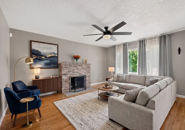 Photo 1 of Sale Pending at 2709 Valencia Dr Ne, Albuquerque, NM 87110 | MLS# 1107109 | Listing updated on 2026-08-31
