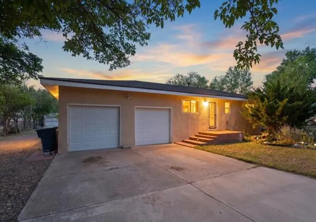 Photo 1 of Single family home for sale at 820 Monte Vista Rd Ne, Los Lunas, NM 87031 | MLS# 1107129 | Listing updated on 2026-09-19