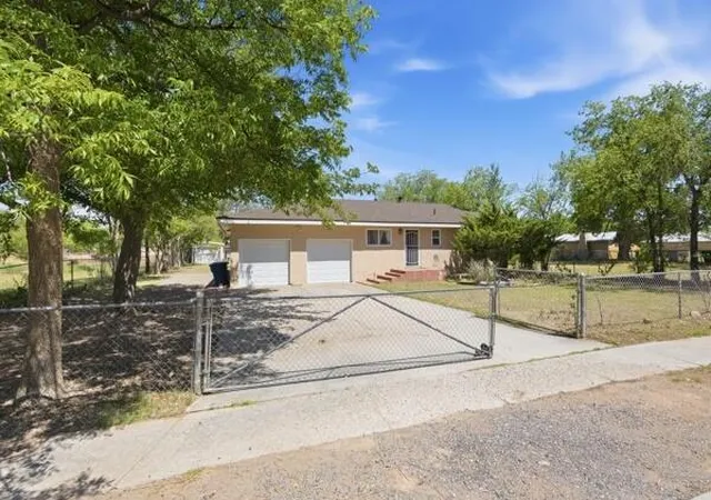 Photo 3 of Single family home for sale at 820 Monte Vista Rd Ne, Los Lunas, NM 87031 | MLS# 1107129 | Listing updated on 2026-09-19