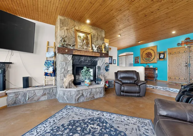 Photo 3 of Single family home for sale at 51 Wolf Trl, Edgewood, NM 87015 | MLS# 1107183 | Listing updated on 2026-09-18