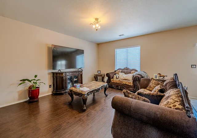 Photo 3 of Single family home for sale at 10005 Artemsia Ave Sw, Albuquerque, NM 87121 | MLS# 1107201 | Listing updated on 2026-09-01