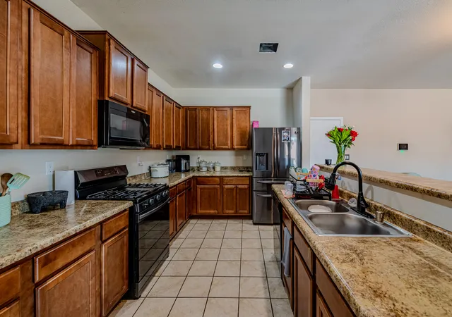 Photo 4 of Single family home for sale at 10005 Artemsia Ave SW, Albuquerque, NM 87121 | MLS# 1107201 | Listing updated on 2026-09-01