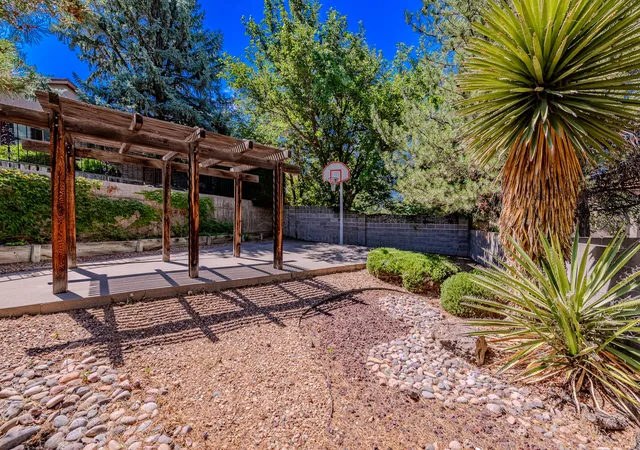 Photo 4 of Single family home for sale at 5709 Royal Oak Dr NE, Albuquerque, NM 87111 | MLS# 1107065 | Listing updated on 2026-08-31