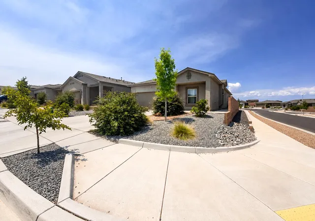 Photo 3 of Sale Pending at 10801 Sabino Loop Sw, Albuquerque, NM 87121 | MLS# 1107283 | Listing updated on 2026-09-13