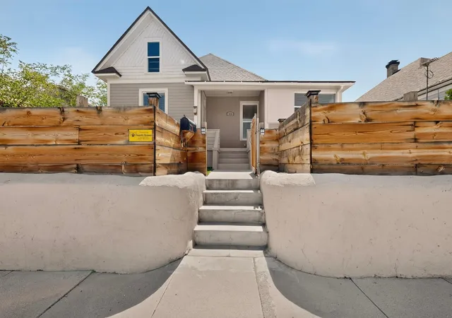 Photo 2 of Single family home for sale at 514 High St Se, Albuquerque, NM 87102 | MLS# 1107354 | Listing updated on 2026-09-11