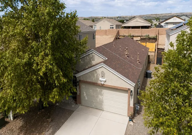 Photo 2 of Single family home for sale at 2851 Merlot Dr Sw, Albuquerque, NM 87121 | MLS# 1107376 | Listing updated on 2026-09-13