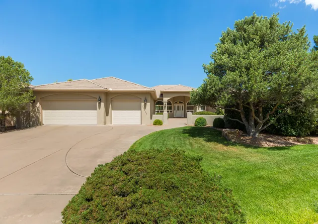 Photo 4 of Sale Pending at 13215 Cyn Edge Trl NE, Albuquerque, NM 87111 | MLS# 1107405 | Listing updated on 2026-09-11