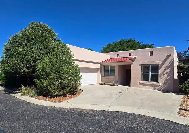 Photo 1 of Single family home for sale at 3 Broken Rock Pl, Santa Fe, NM 87508 | MLS# 1107504 | Listing updated on 2026-09-02
