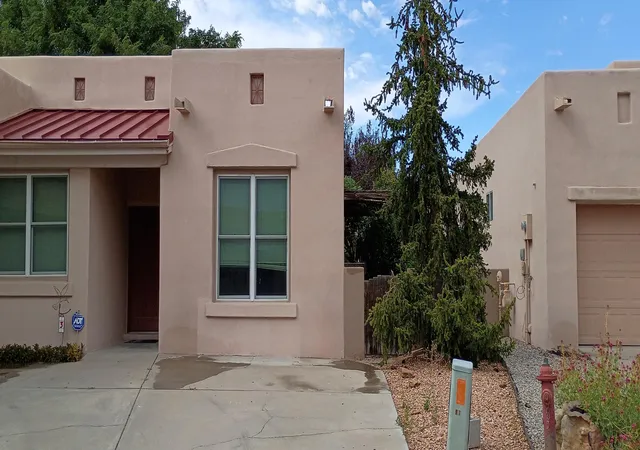 Photo 3 of Single family home for sale at 3 Broken Rock Pl, Santa Fe, NM 87508 | MLS# 1107504 | Listing updated on 2026-09-02