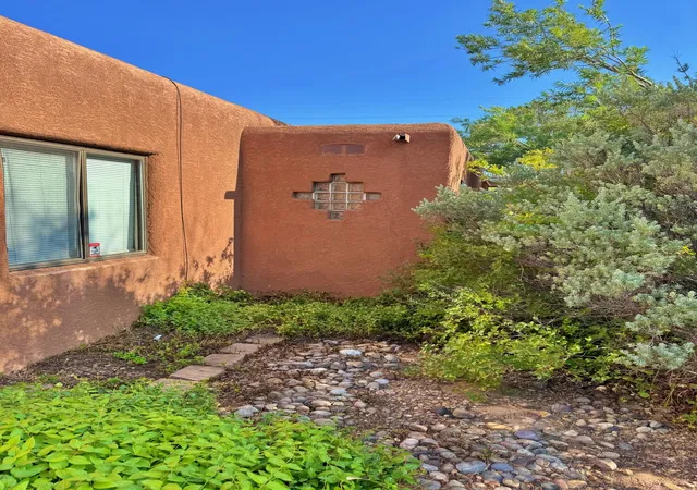 Photo 3 of Sale Pending at 1937 Truman St Ne, Albuquerque, NM 87110 | MLS# 1107505 | Listing updated on 2026-09-13