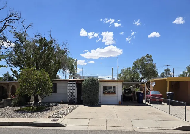 Photo 1 of Single family home for sale at 2909 Graceland Dr Ne, Albuquerque, NM 87110 | MLS# 1107511 | Listing updated on 2026-09-11