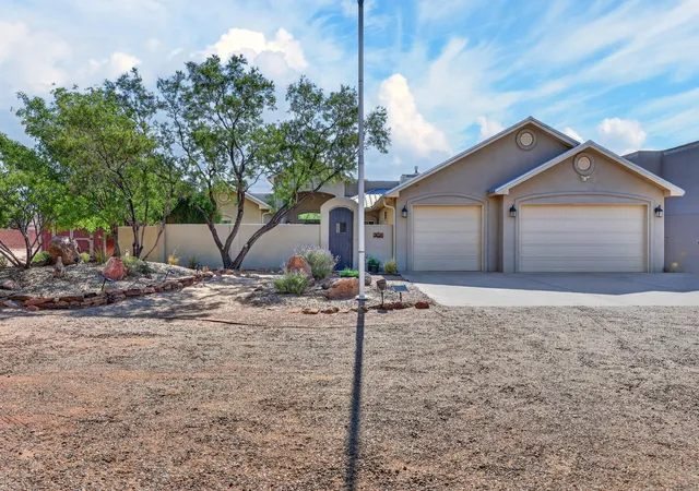 Photo 3 of Single family home for sale at 2624 Saltillo Rd Ne, Rio Rancho, NM 87144 | MLS# 1107532 | Listing updated on 2026-09-03