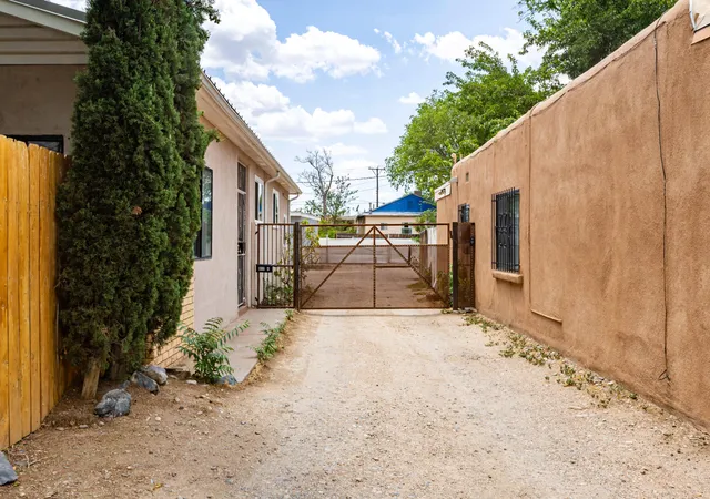 Photo 2 of Sale Pending at 917 8th Street Sw, Albuquerque, NM 87102 | MLS# 1107609 | Listing updated on 2026-09-07