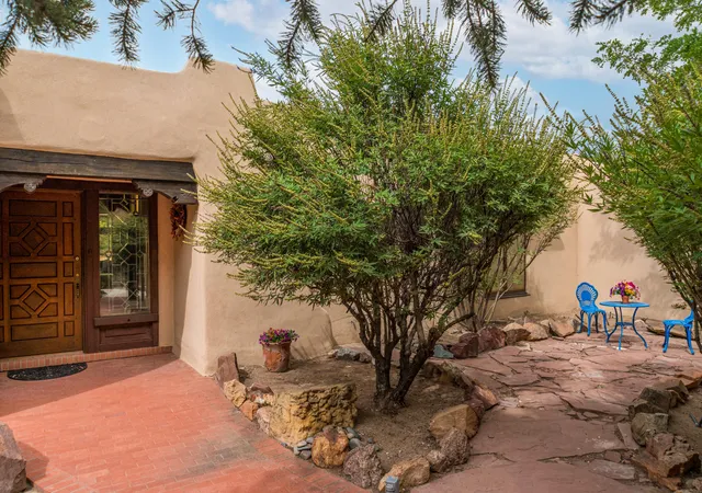 Photo 3 of Mansion for sale at 18 Rivendell Ln, Los Lunas, NM 87031 | MLS# 1107615 | Listing updated on 2026-09-12