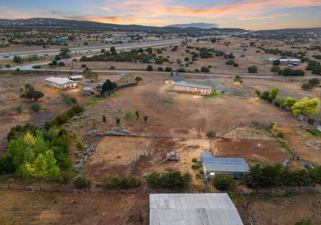 Photo 3 of Manufactured home for sale at 6 County Line Rd, Edgewood, NM 87015 | MLS# 1107662 | Listing updated on 2026-08-31